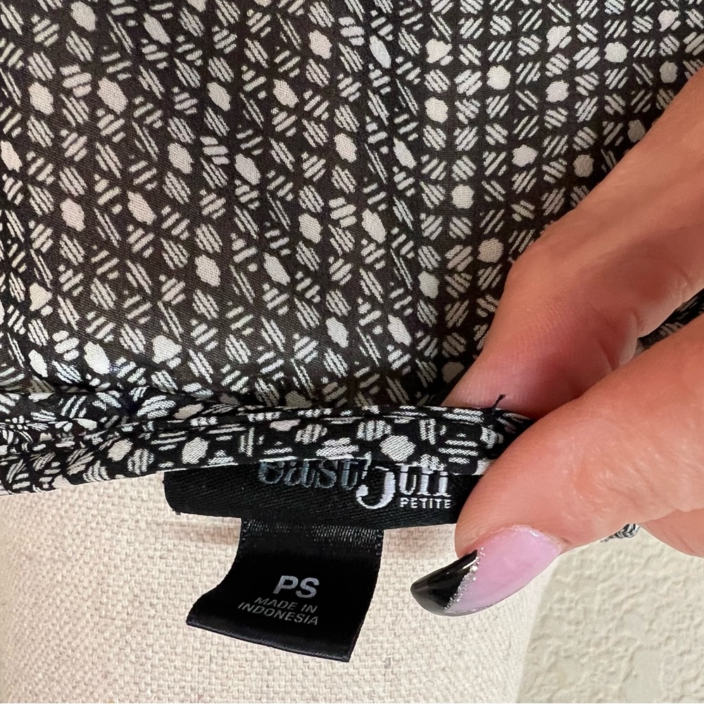 East 5th sheer blouse - Picture 5 of 6